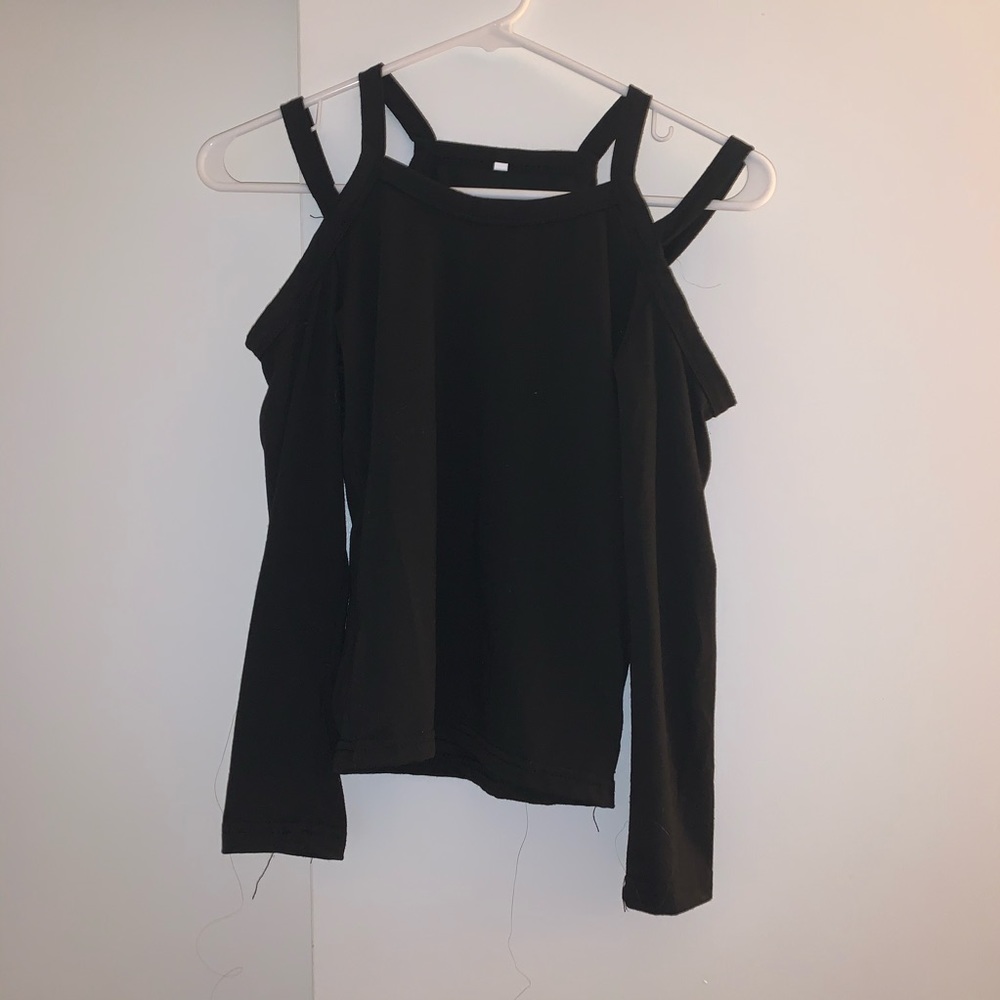 Black 3/4 sleeve strapped shirt
